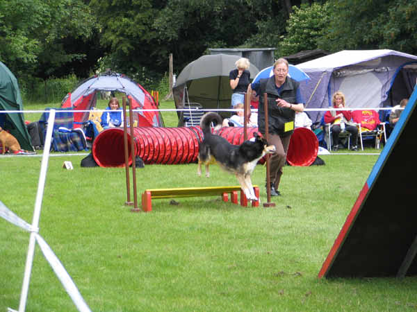 Tara Weitsprung,Manuela